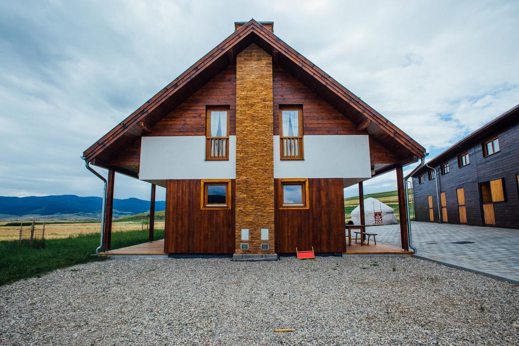 Kavalliera Pensiune Cotormani Bagian luar foto